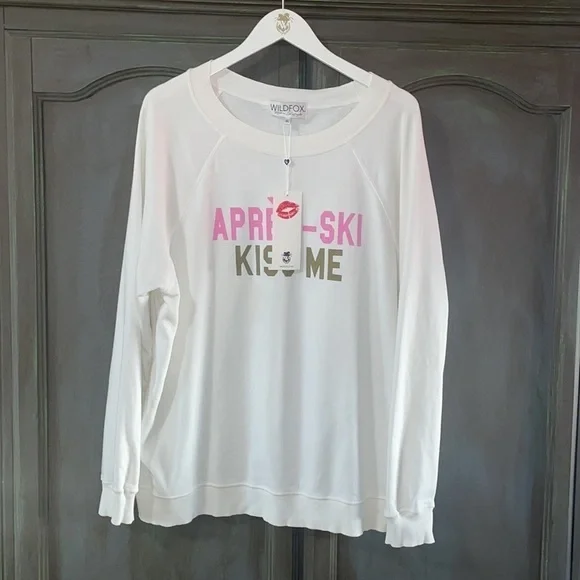 Wildfox 🦊💋 apres ski kiss me sweatshirt - Picture 3 of 8